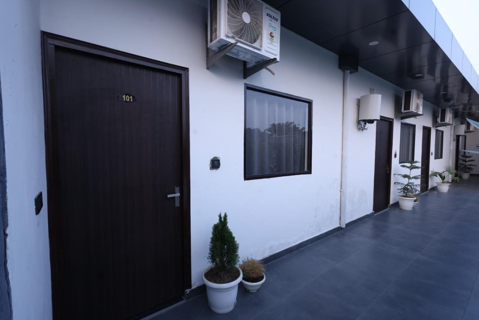 The Lagoon Samalkha Exterior photo